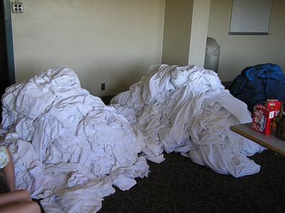 mountains_of_sheets_and_towels_315